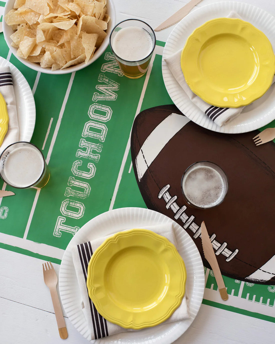 Paper Table Runner: Touchdown