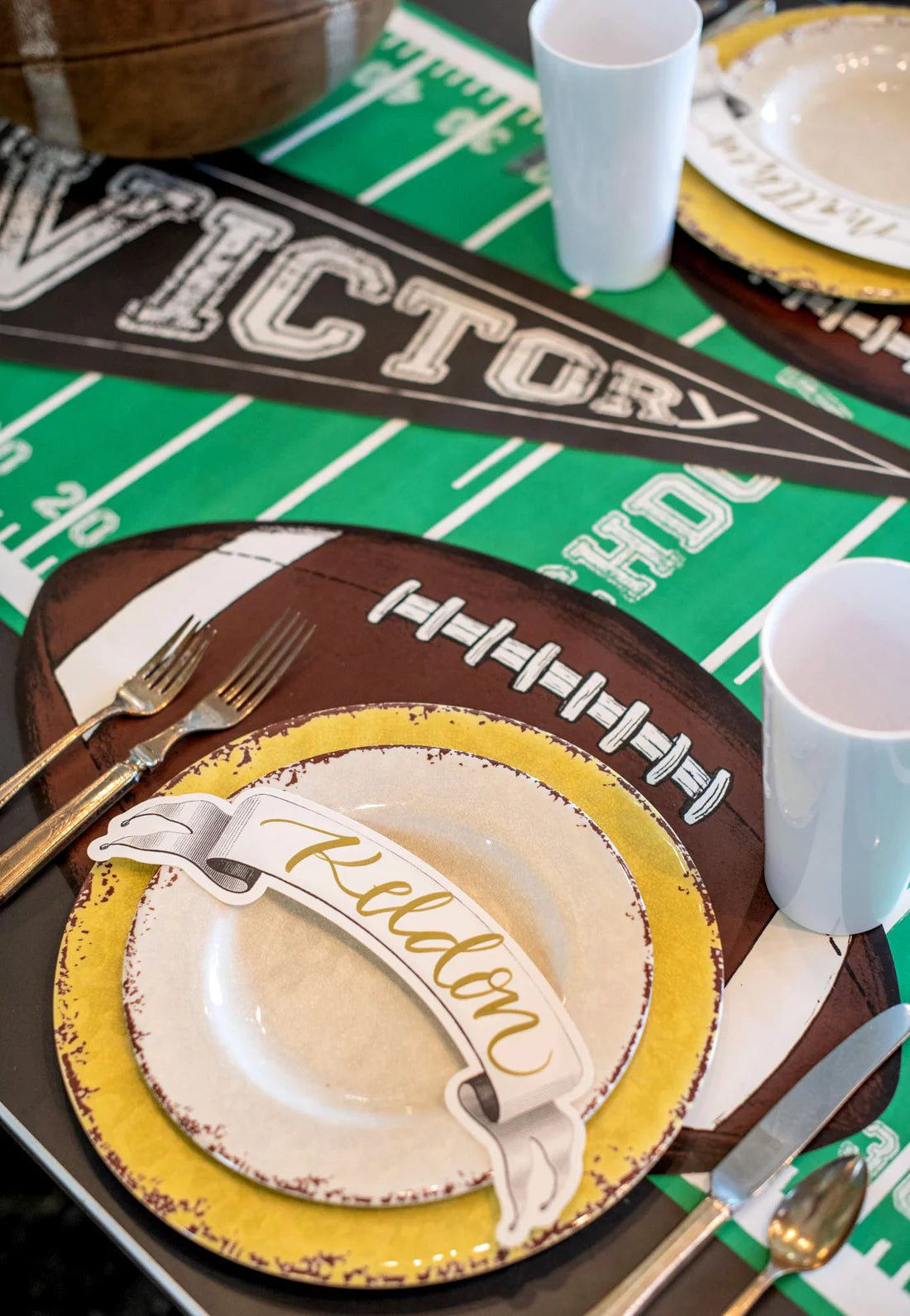 Paper Table Runner: Touchdown