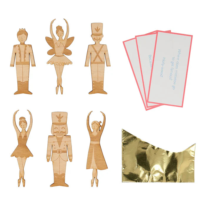 Nutcracker Character Medium Crackers