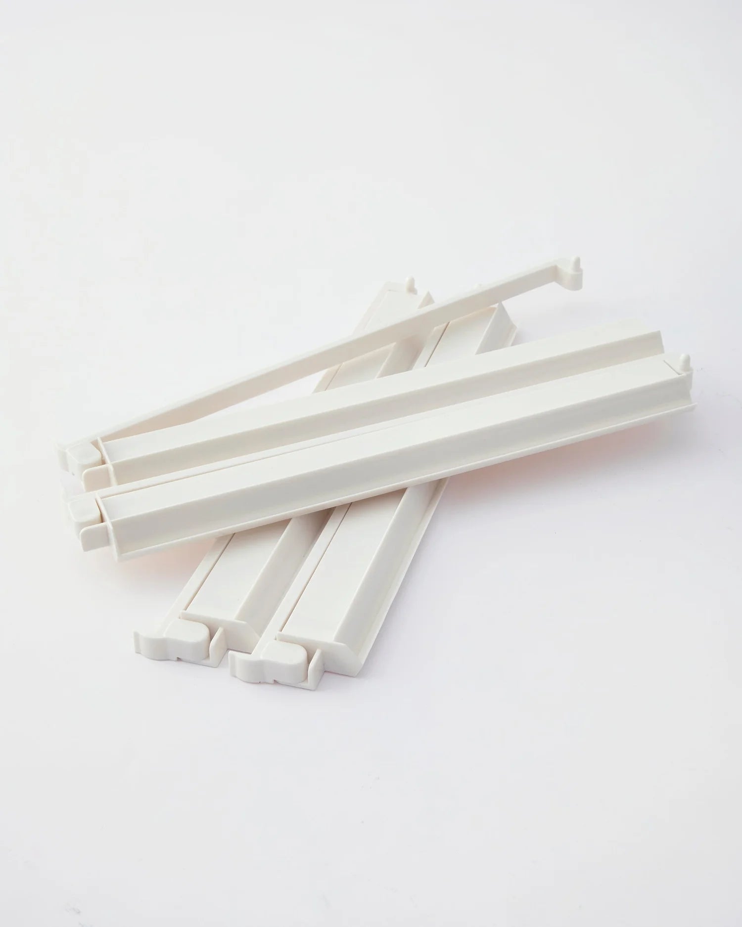 White Acrylic Mahjong Rack and Pusher Set
