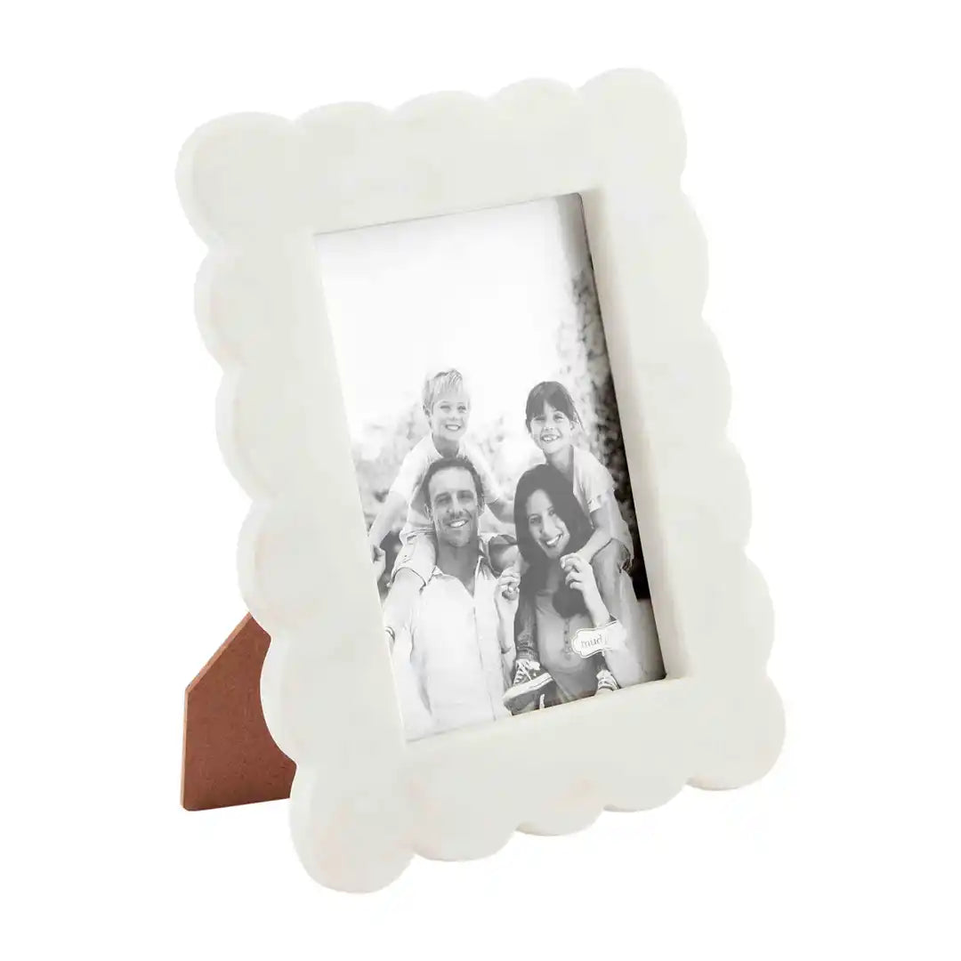 Scalloped Marble Picture Frame: 5x7
