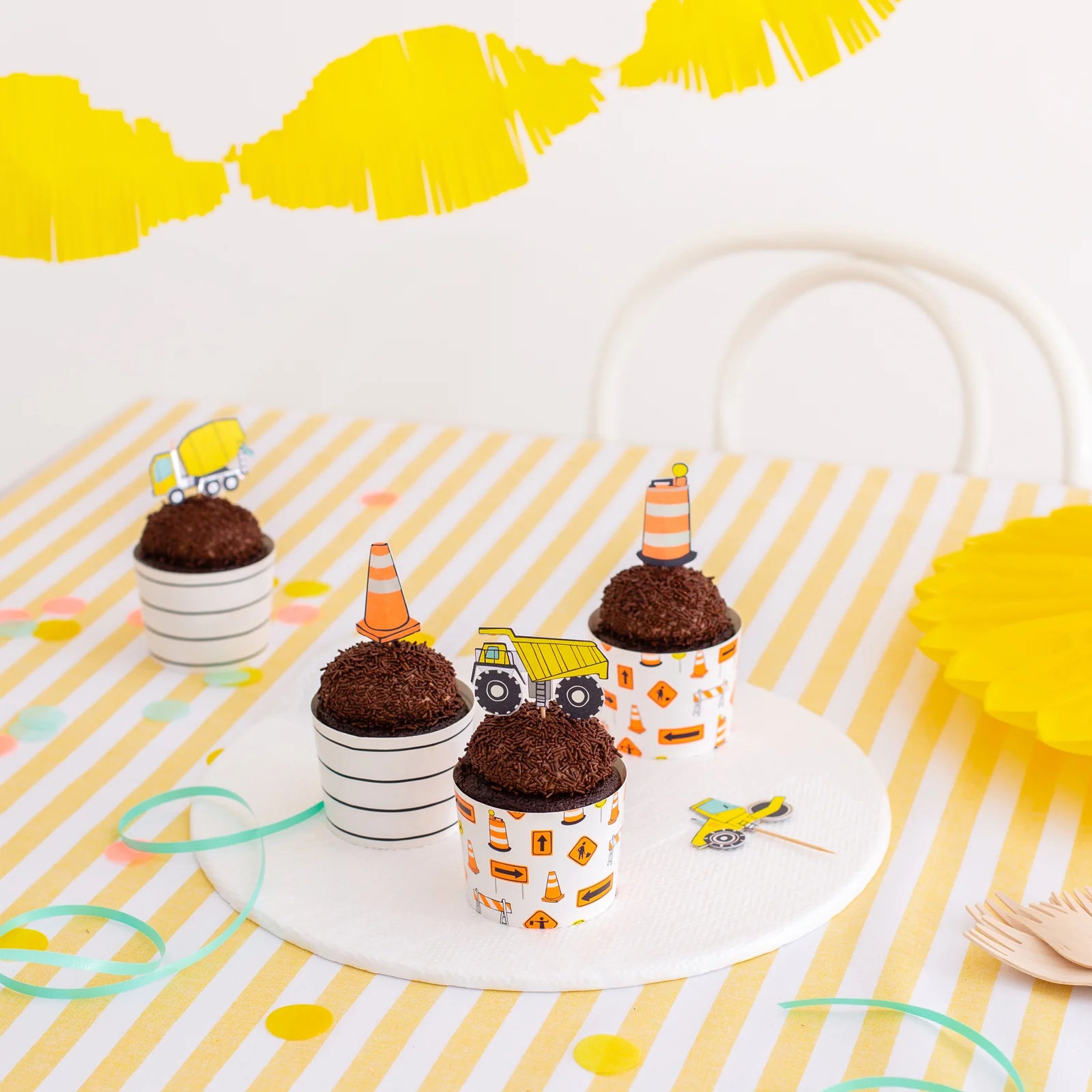 Cupcake Decorating Set: Under Construction