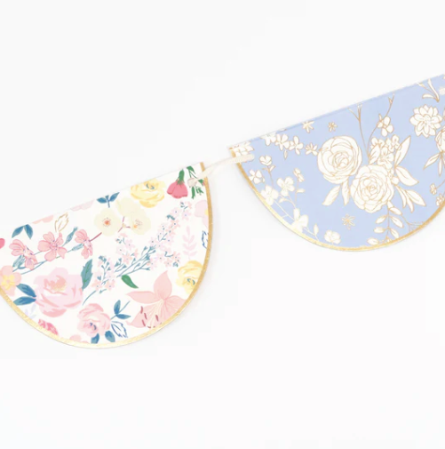 Scallop Garland: English Garden