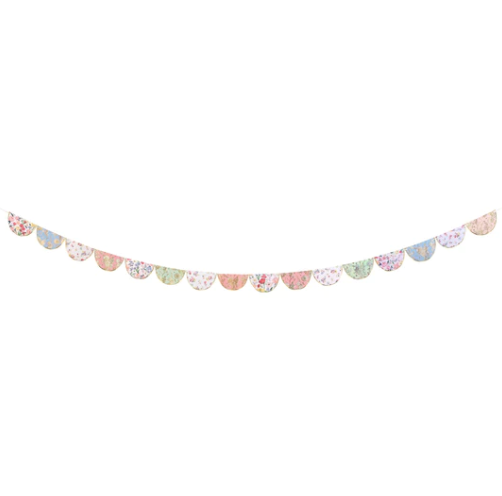 Scallop Garland: English Garden