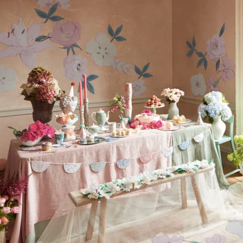 Scallop Garland: English Garden