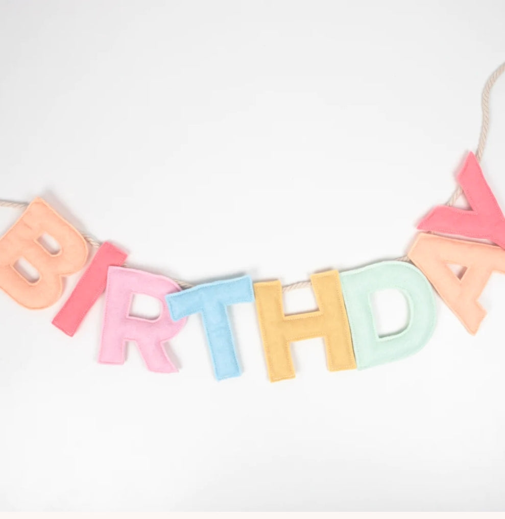 Felt Garland: Happy Birthday