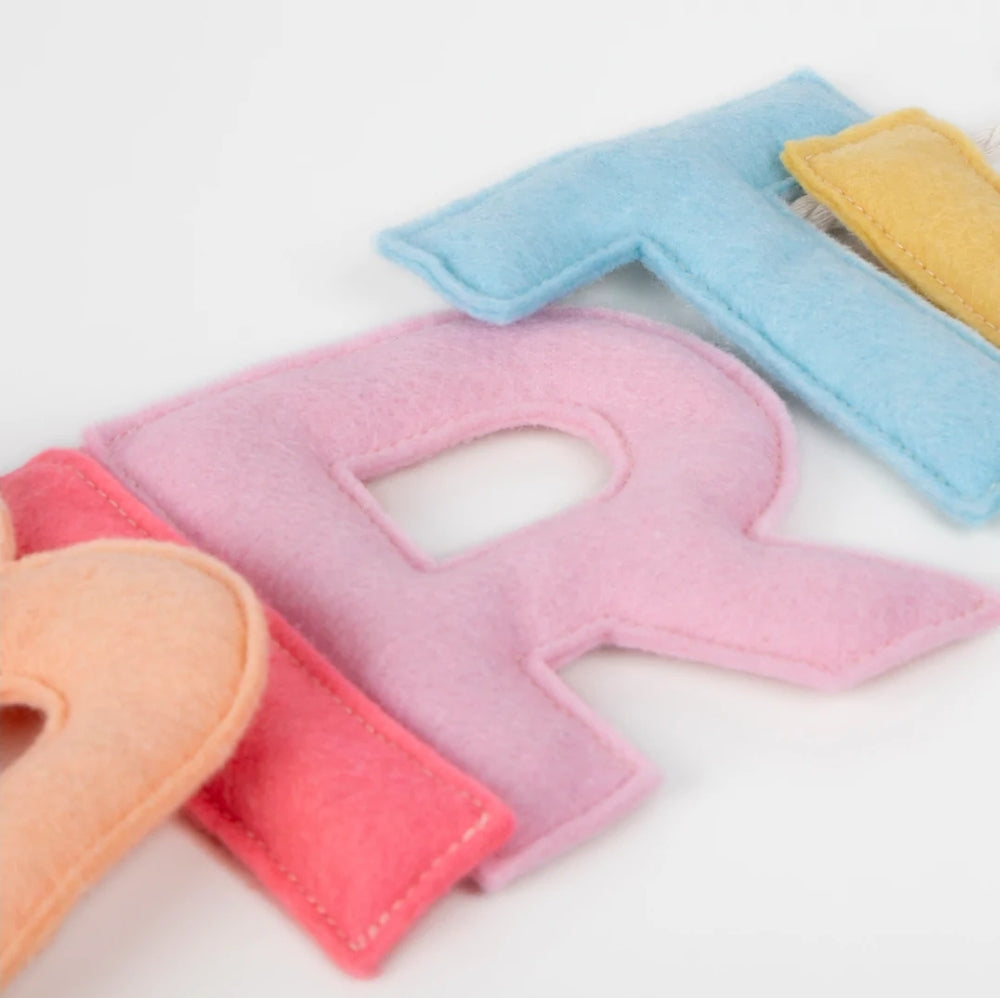 Felt Garland: Happy Birthday